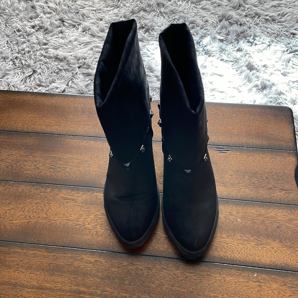Jennifer Lopez platform boots